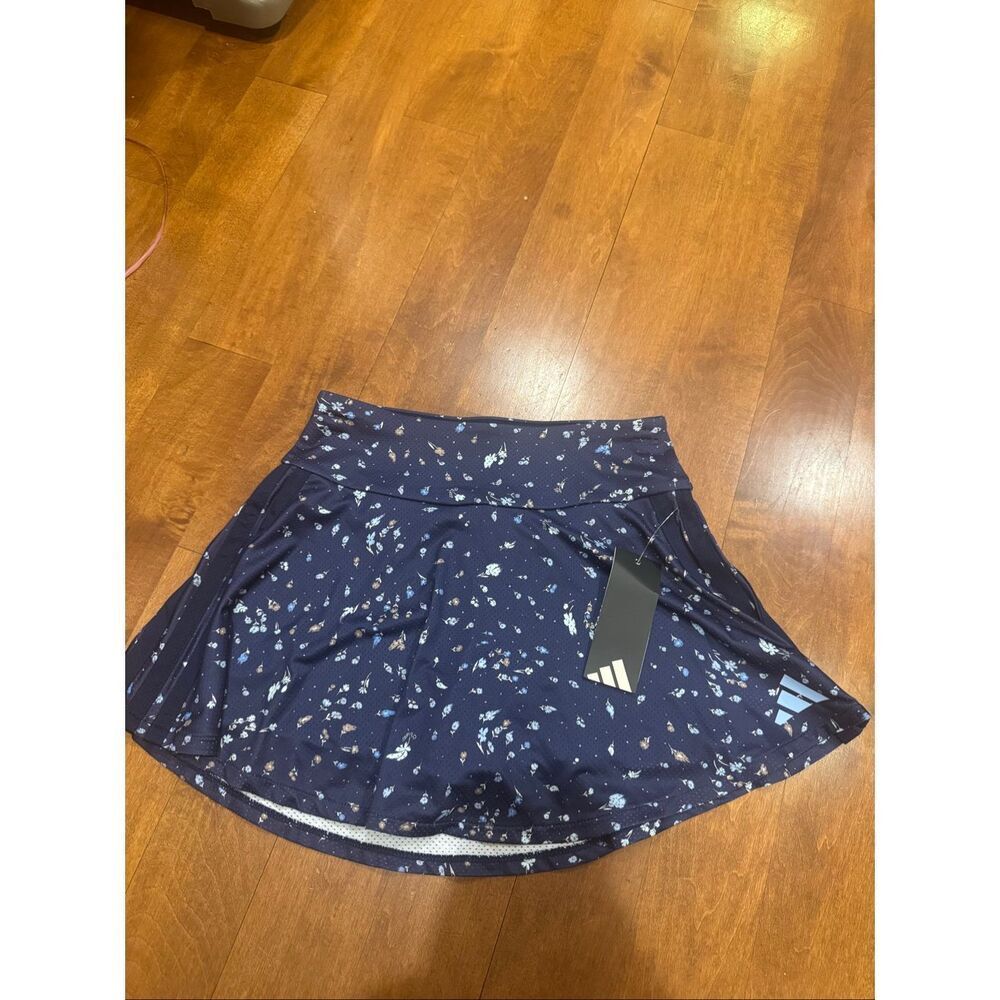 Girls new with tags adidas tennis skirt/ skort size Large slim fit